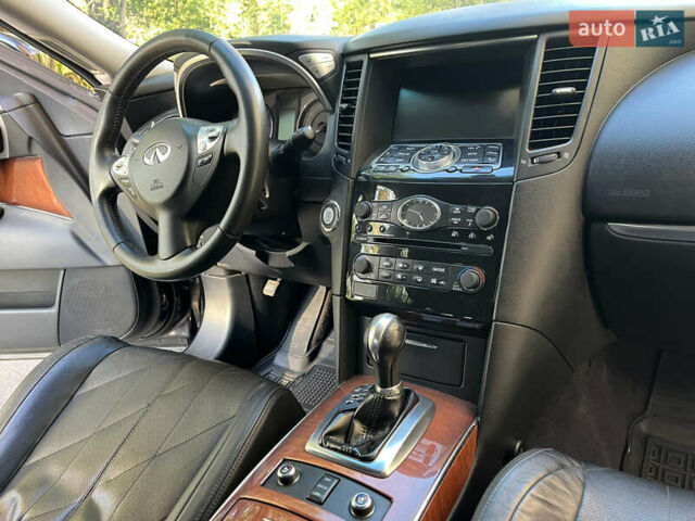 Коричневый Инфинити FX 37, объемом двигателя 3.7 л и пробегом 279 тыс. км за 13500 $, фото 30 на Automoto.ua