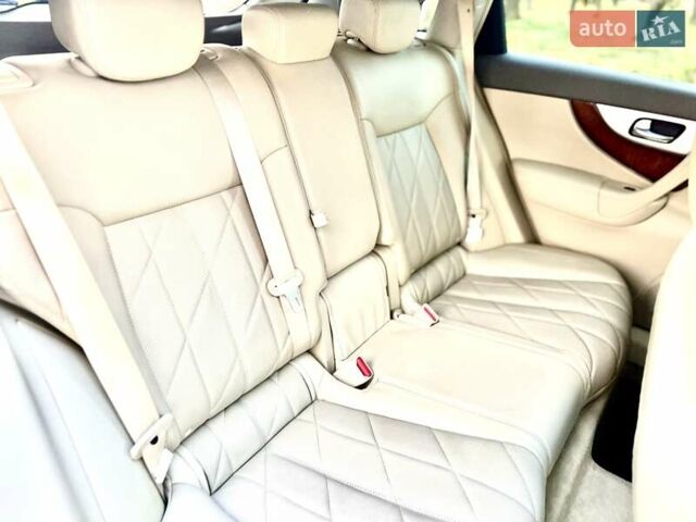 Коричневый Инфинити FX 37, объемом двигателя 3.7 л и пробегом 157 тыс. км за 14500 $, фото 13 на Automoto.ua