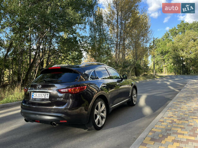 Коричневый Инфинити FX 37, объемом двигателя 3.7 л и пробегом 279 тыс. км за 13500 $, фото 5 на Automoto.ua