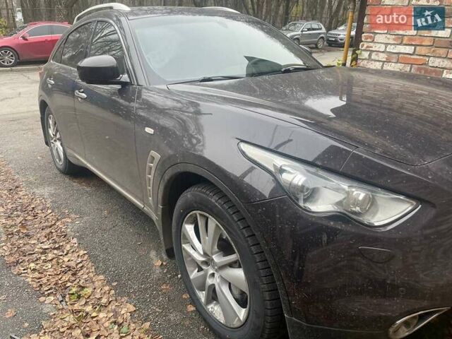 Коричневый Инфинити FX 37, объемом двигателя 3.7 л и пробегом 151 тыс. км за 15200 $, фото 6 на Automoto.ua