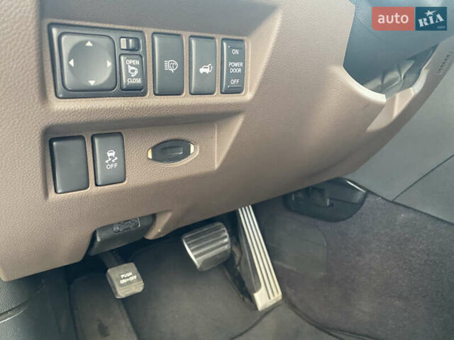 Коричневый Инфинити FX 37, объемом двигателя 3.7 л и пробегом 221 тыс. км за 17000 $, фото 18 на Automoto.ua