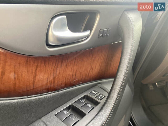 Коричневый Инфинити FX 37, объемом двигателя 3.7 л и пробегом 221 тыс. км за 17000 $, фото 16 на Automoto.ua