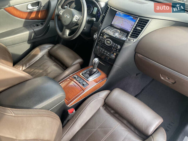 Коричневый Инфинити FX 37, объемом двигателя 3.7 л и пробегом 221 тыс. км за 17000 $, фото 34 на Automoto.ua