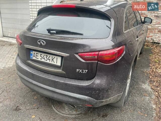 Коричневый Инфинити FX 37, объемом двигателя 3.7 л и пробегом 151 тыс. км за 15200 $, фото 2 на Automoto.ua