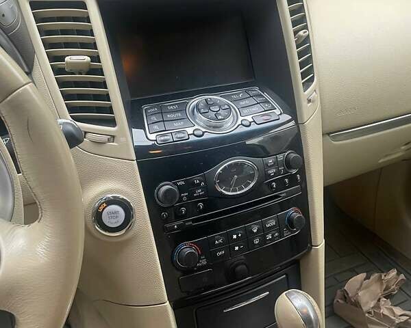 Коричневый Инфинити FX 37, объемом двигателя 3.7 л и пробегом 151 тыс. км за 15200 $, фото 4 на Automoto.ua