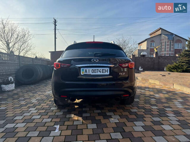 Коричневий Інфініті FX 37, об'ємом двигуна 3.7 л та пробігом 150 тис. км за 18500 $, фото 4 на Automoto.ua