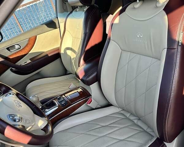 Коричневый Инфинити FX 37, объемом двигателя 3.7 л и пробегом 130 тыс. км за 20000 $, фото 17 на Automoto.ua