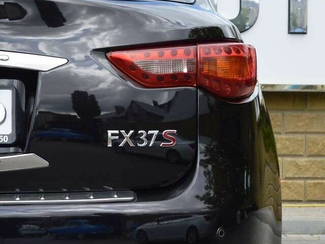 Инфинити FX 37, объемом двигателя 3.7 л и пробегом 123 тыс. км за 15000 $, фото 10 на Automoto.ua