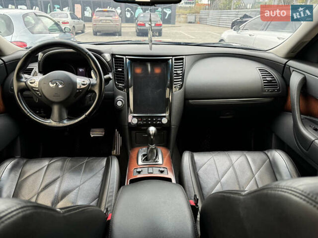 Інфініті FX 37, об'ємом двигуна 3.7 л та пробігом 145 тис. км за 19700 $, фото 6 на Automoto.ua