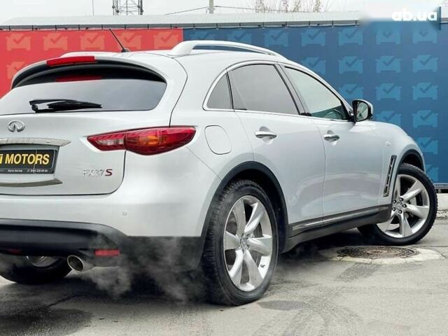Инфинити FX 37, объемом двигателя 0 л и пробегом 164 тыс. км за 13900 $, фото 7 на Automoto.ua