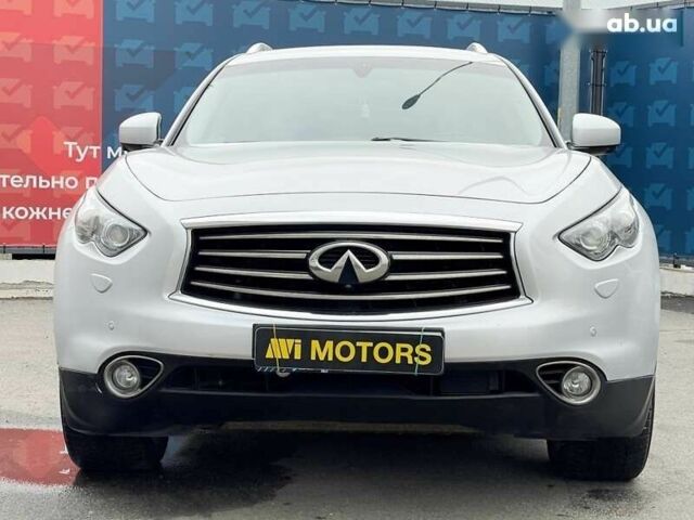 Инфинити FX 37, объемом двигателя 0 л и пробегом 164 тыс. км за 13900 $, фото 4 на Automoto.ua
