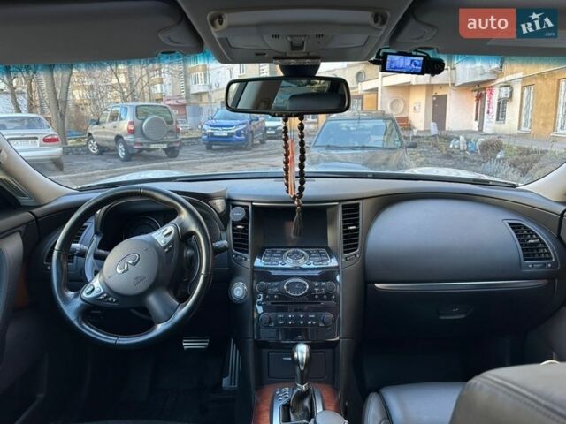Серый Инфинити FX 37, объемом двигателя 3.7 л и пробегом 51 тыс. км за 23800 $, фото 7 на Automoto.ua