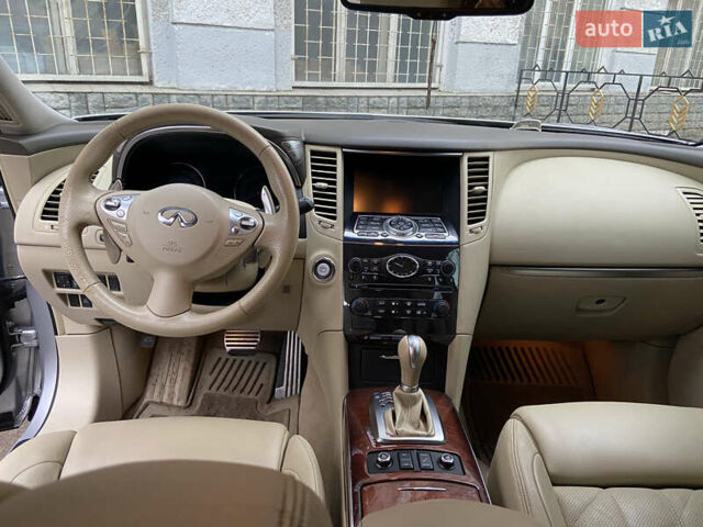 Серый Инфинити FX 37, объемом двигателя 3.7 л и пробегом 120 тыс. км за 16000 $, фото 7 на Automoto.ua