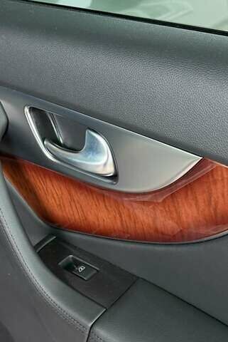 Серый Инфинити FX 37, объемом двигателя 3.7 л и пробегом 50 тыс. км за 25800 $, фото 10 на Automoto.ua