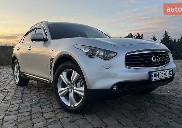 Сірий Інфініті FX 37, об'ємом двигуна 3.7 л та пробігом 191 тис. км за 14500 $, фото 1 на Automoto.ua