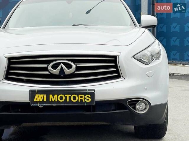 Серый Инфинити FX 37, объемом двигателя 3.7 л и пробегом 164 тыс. км за 13900 $, фото 13 на Automoto.ua