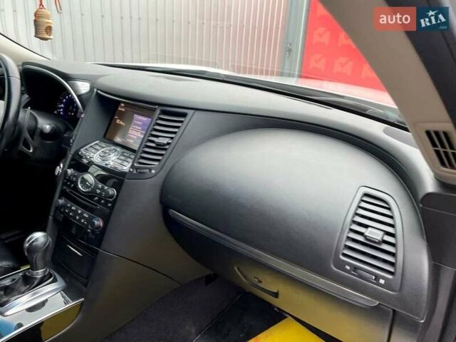 Серый Инфинити FX 37, объемом двигателя 3.7 л и пробегом 164 тыс. км за 13900 $, фото 65 на Automoto.ua