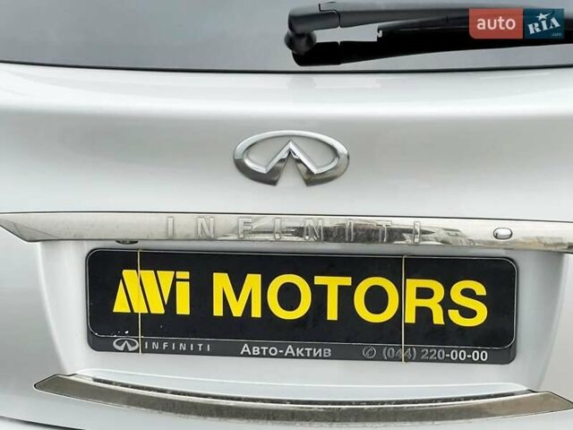 Серый Инфинити FX 37, объемом двигателя 3.7 л и пробегом 164 тыс. км за 13900 $, фото 23 на Automoto.ua
