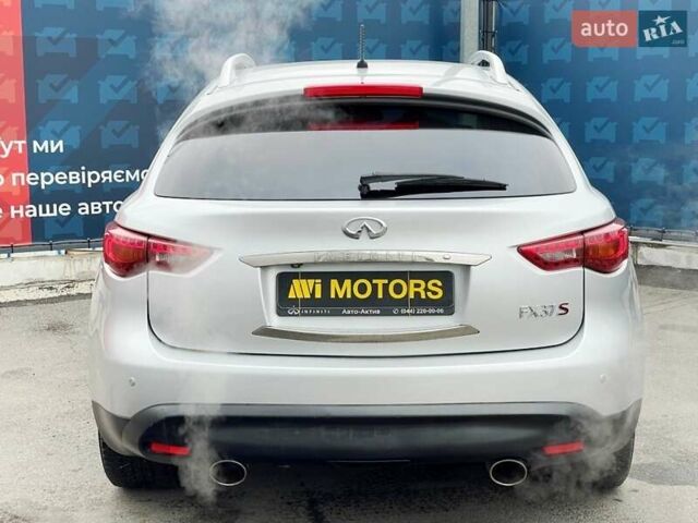 Серый Инфинити FX 37, объемом двигателя 3.7 л и пробегом 164 тыс. км за 13900 $, фото 5 на Automoto.ua