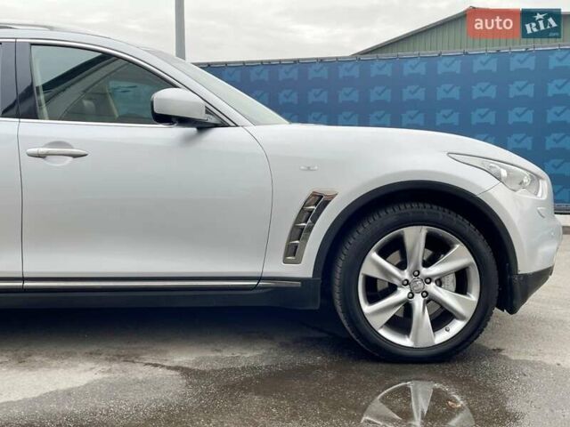 Серый Инфинити FX 37, объемом двигателя 3.7 л и пробегом 164 тыс. км за 13900 $, фото 11 на Automoto.ua