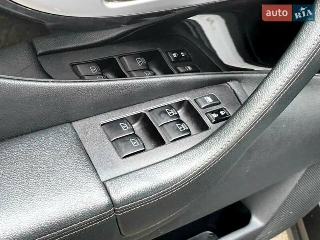 Серый Инфинити FX 37, объемом двигателя 3.7 л и пробегом 164 тыс. км за 13900 $, фото 27 на Automoto.ua