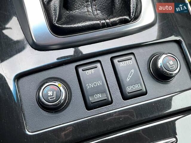 Серый Инфинити FX 37, объемом двигателя 3.7 л и пробегом 164 тыс. км за 13900 $, фото 62 на Automoto.ua