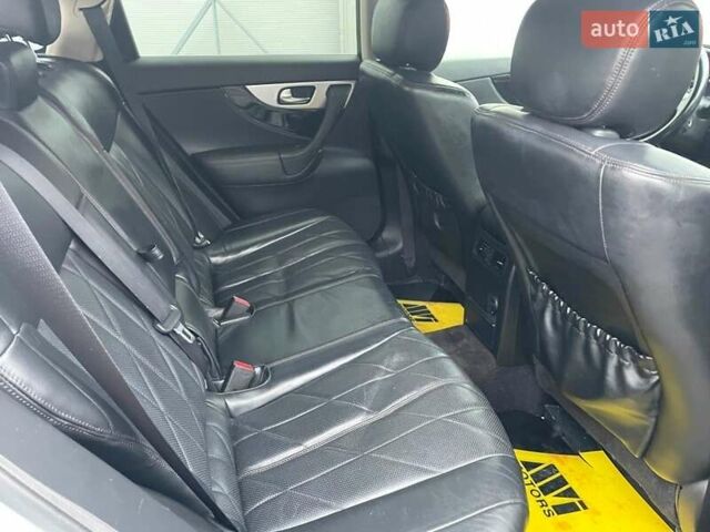 Серый Инфинити FX 37, объемом двигателя 3.7 л и пробегом 164 тыс. км за 13900 $, фото 35 на Automoto.ua