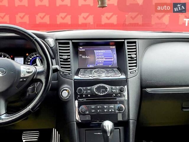 Серый Инфинити FX 37, объемом двигателя 3.7 л и пробегом 164 тыс. км за 13900 $, фото 32 на Automoto.ua