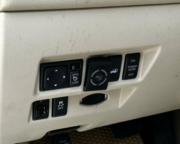 Серый Инфинити FX 37, объемом двигателя 3.7 л и пробегом 220 тыс. км за 12900 $, фото 8 на Automoto.ua