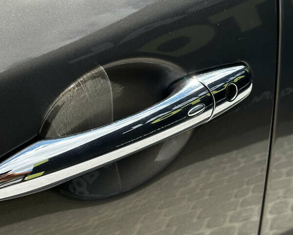 Серый Инфинити FX 37, объемом двигателя 3.7 л и пробегом 220 тыс. км за 12900 $, фото 5 на Automoto.ua