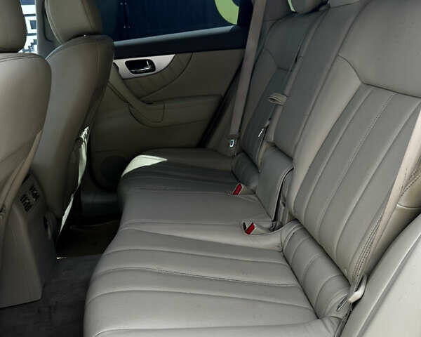 Серый Инфинити FX 37, объемом двигателя 3.7 л и пробегом 220 тыс. км за 12900 $, фото 13 на Automoto.ua