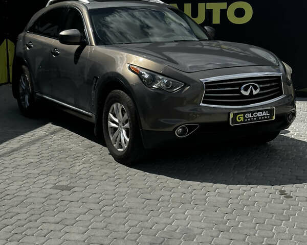 Серый Инфинити FX 37, объемом двигателя 3.7 л и пробегом 220 тыс. км за 12900 $, фото 2 на Automoto.ua