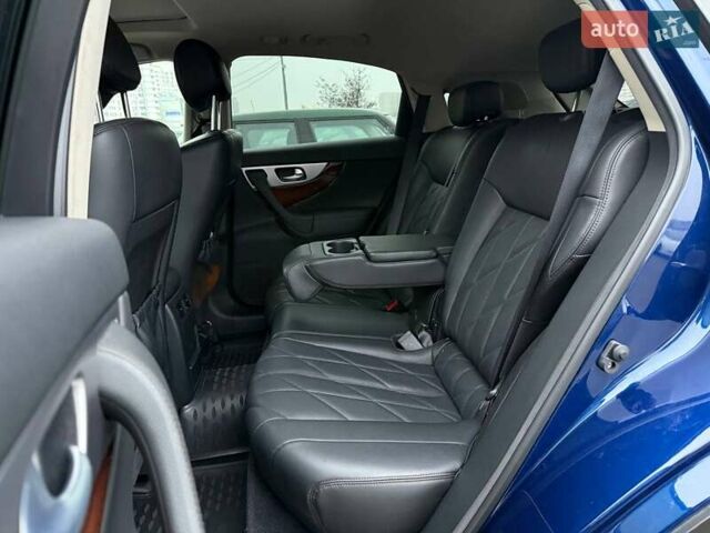 Синий Инфинити FX 37, объемом двигателя 3.7 л и пробегом 41 тыс. км за 30990 $, фото 9 на Automoto.ua