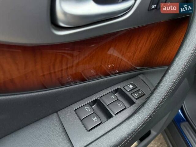 Синий Инфинити FX 37, объемом двигателя 3.7 л и пробегом 41 тыс. км за 30990 $, фото 16 на Automoto.ua