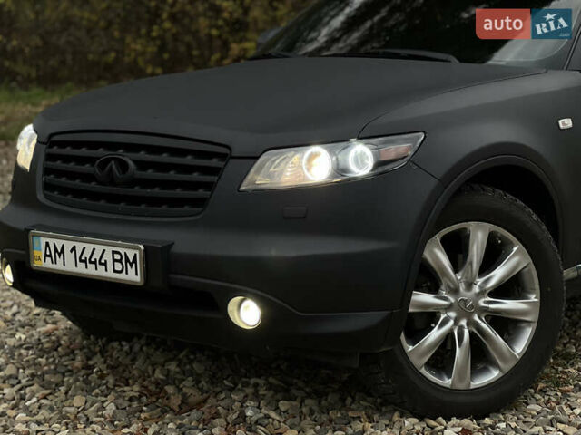 Черный Инфинити FX 45, объемом двигателя 4.5 л и пробегом 293 тыс. км за 15000 $, фото 3 на Automoto.ua
