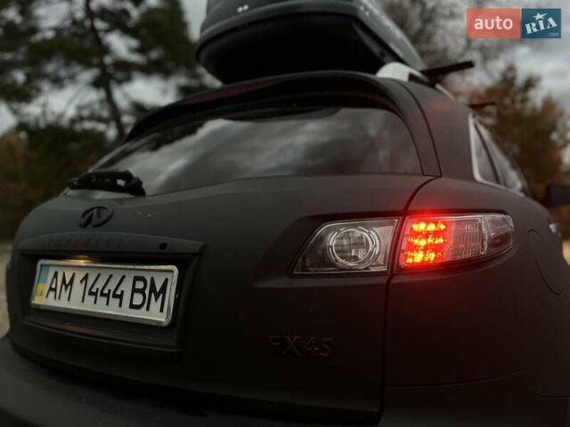 Черный Инфинити FX 45, объемом двигателя 4.5 л и пробегом 293 тыс. км за 15000 $, фото 21 на Automoto.ua