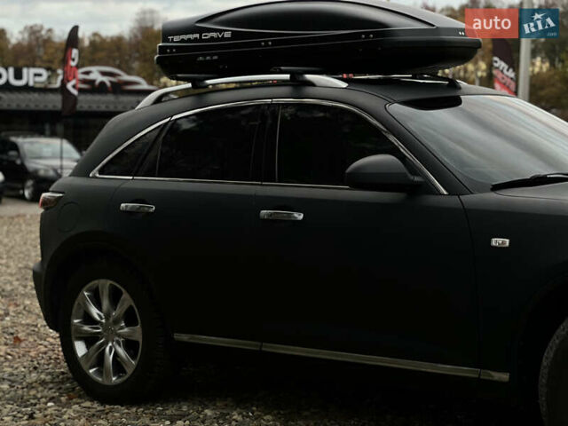 Черный Инфинити FX 45, объемом двигателя 4.5 л и пробегом 293 тыс. км за 15000 $, фото 10 на Automoto.ua