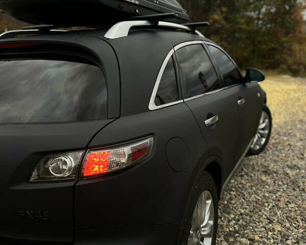 Черный Инфинити FX 45, объемом двигателя 4.5 л и пробегом 293 тыс. км за 15000 $, фото 24 на Automoto.ua