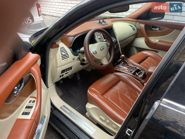 Черный Инфинити ФХ 50, объемом двигателя 5 л и пробегом 120 тыс. км за 12999 $, фото 8 на Automoto.ua