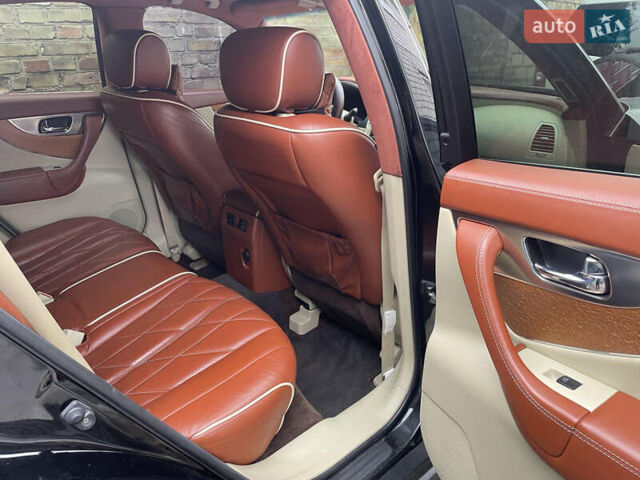 Черный Инфинити ФХ 50, объемом двигателя 5 л и пробегом 120 тыс. км за 12999 $, фото 9 на Automoto.ua