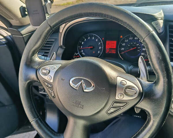 Черный Инфинити ФХ 50, объемом двигателя 5 л и пробегом 207 тыс. км за 11500 $, фото 26 на Automoto.ua