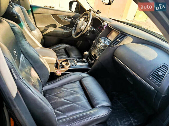 Черный Инфинити ФХ 50, объемом двигателя 5 л и пробегом 207 тыс. км за 11500 $, фото 17 на Automoto.ua