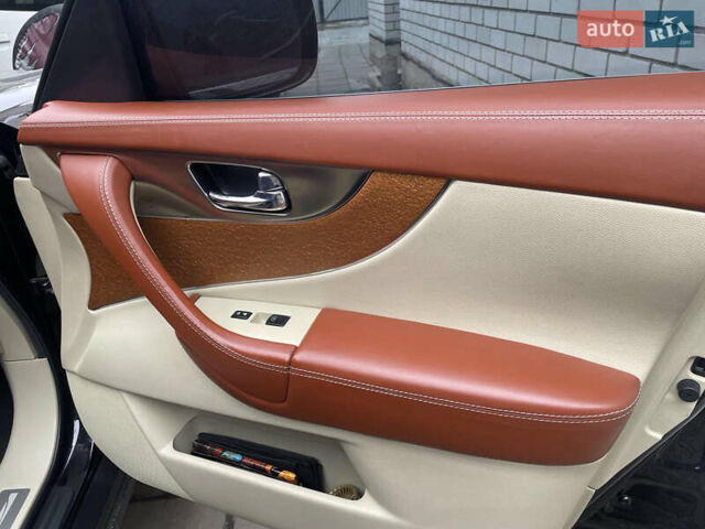 Черный Инфинити ФХ 50, объемом двигателя 5 л и пробегом 120 тыс. км за 12999 $, фото 11 на Automoto.ua