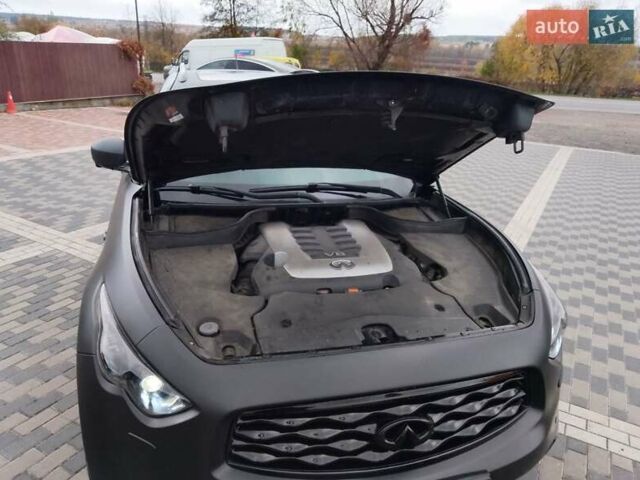 Черный Инфинити ФХ 50, объемом двигателя 5 л и пробегом 180 тыс. км за 13200 $, фото 25 на Automoto.ua