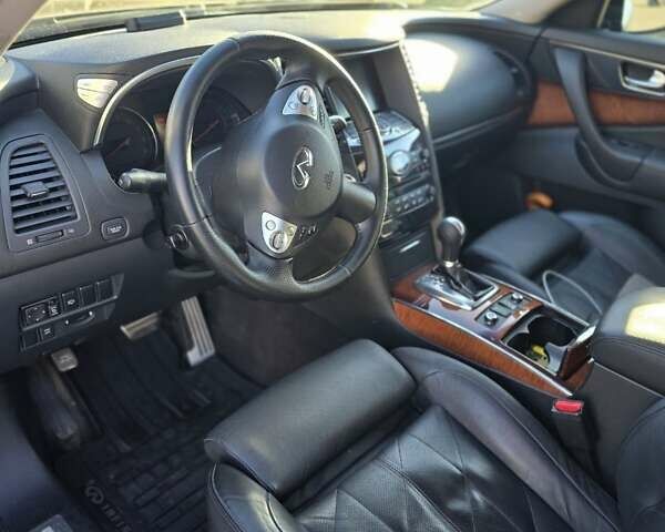 Черный Инфинити ФХ 50, объемом двигателя 5.03 л и пробегом 185 тыс. км за 15000 $, фото 11 на Automoto.ua