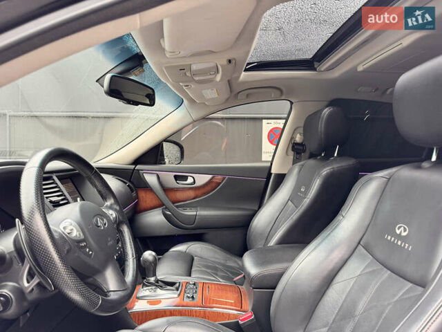 Инфинити ФХ 50 2010 в Киеве на Automoto.ua Черный Инфинити ФХ 50, объемом двигателя 5 л и пробегом 65 тыс. км за 19500 $, фото 14 на Automoto.ua