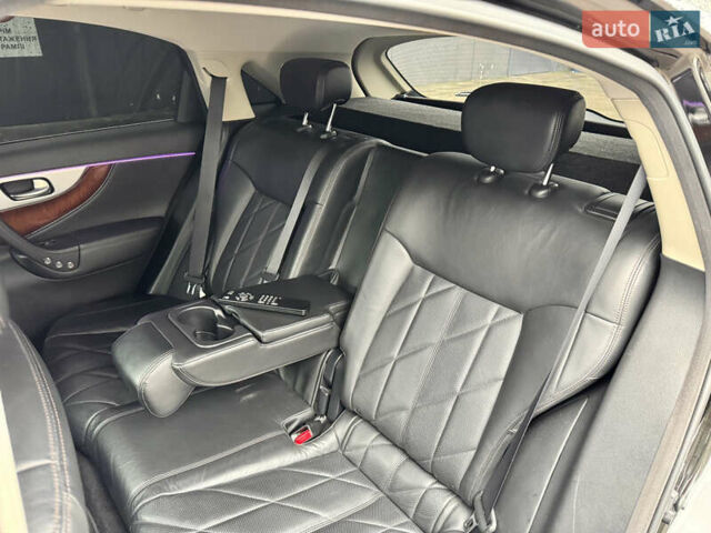 Инфинити ФХ 50 2010 в Киеве на Automoto.ua Черный Инфинити ФХ 50, объемом двигателя 5 л и пробегом 65 тыс. км за 19500 $, фото 18 на Automoto.ua