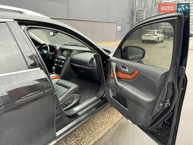 Инфинити ФХ 50 2010 в Киеве на Automoto.ua Черный Инфинити ФХ 50, объемом двигателя 5 л и пробегом 65 тыс. км за 19500 $, фото 34 на Automoto.ua