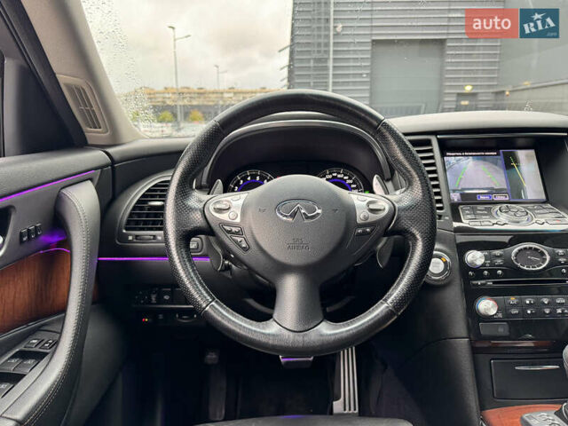 Инфинити ФХ 50 2010 в Киеве на Automoto.ua Черный Инфинити ФХ 50, объемом двигателя 5 л и пробегом 65 тыс. км за 19500 $, фото 25 на Automoto.ua