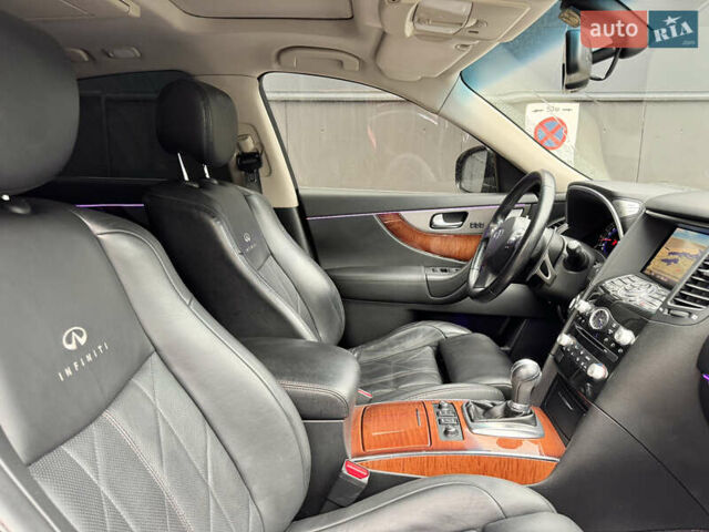Инфинити ФХ 50 2010 в Киеве на Automoto.ua Черный Инфинити ФХ 50, объемом двигателя 5 л и пробегом 65 тыс. км за 19500 $, фото 36 на Automoto.ua